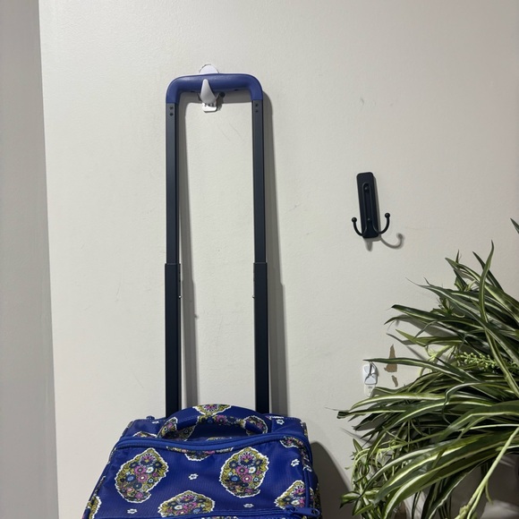 ❤️Vera Bradley Adair Rolling Duffel Bag - Picture 8 of 11